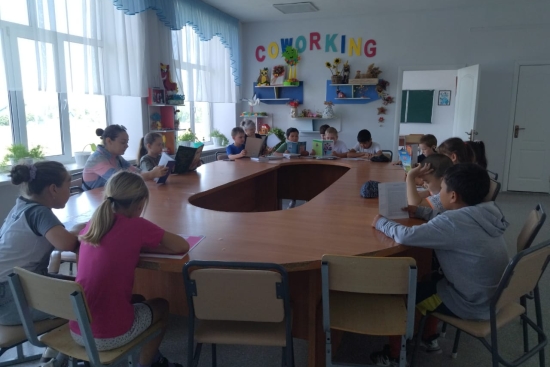 «Бірге оқимыз!» Балалар оқуының беделін арттыру және кітапқа деген қызығушылықты дамыту мақсатында Антоновка орта мектебінде «Бірге оқимыз!» атты кітап флешмобы өтті. Іс-шараға оқушылар мен педагогтер белсене қатысты. Флешмобтың мақсаты — балалардың көрке